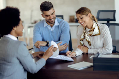 Real Estate agent photo courtesy of Unsplash